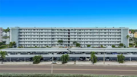 5925 Shore Blvd S #611, Gulfport, FL 33707