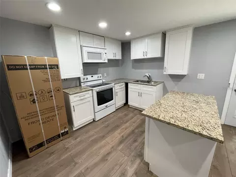 Kitchen - 2335 Evans Rd, Clearwater, FL 33763 photo 6 of 6
