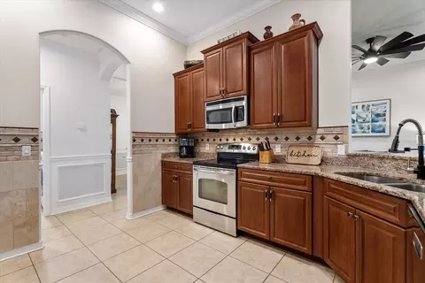 Kitchen - 308 Star Shell Dr, Apollo Beach, FL 33572 photo 2 of 6