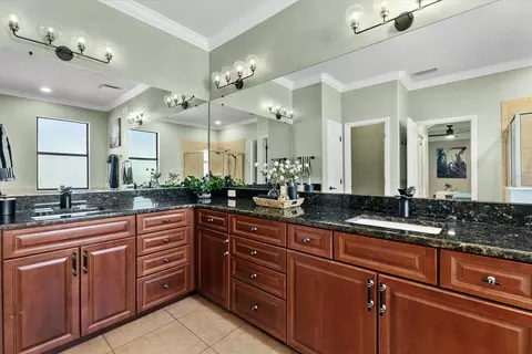 Bath - 308 Star Shell Dr, Apollo Beach, FL 33572 photo 1 of 5