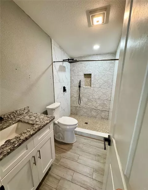 Bath - 12009 Glenhill Dr, Riverview, FL 33569 photo 4 of 4