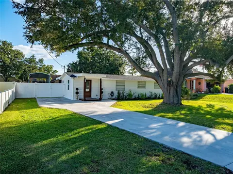 9014 W Norfolk St, Tampa, FL 33615