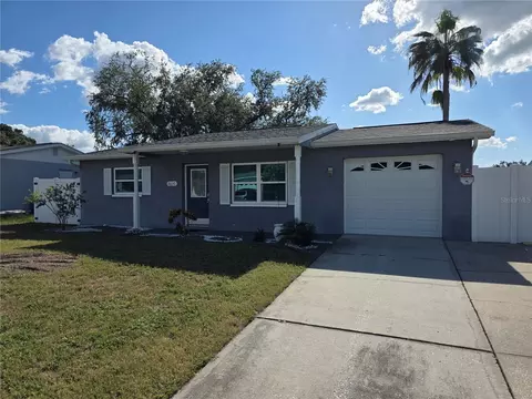 8630 Fox Hollow Dr, Port Richey, FL 34668