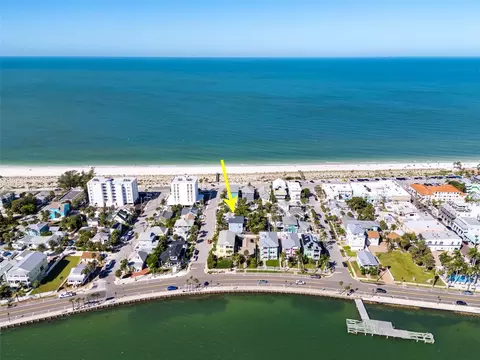 105 6th Ave, Saint Pete Beach, FL 33706