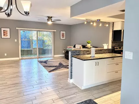 853 N Keene Rd #B, Clearwater, FL 33755