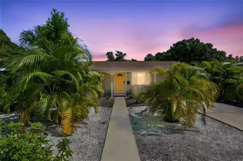 2326 44th St S, Saint Petersburg, FL 33711