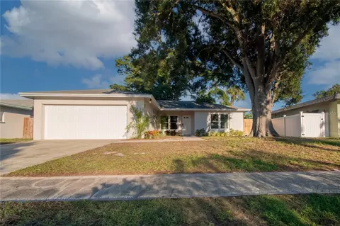 5751 Dunfries St N, Saint Petersburg, FL 33709