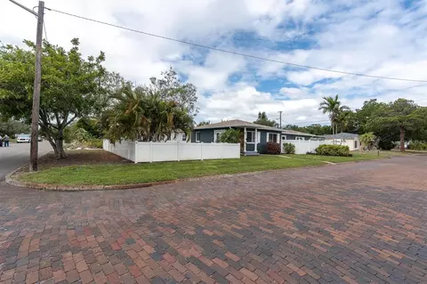 200 62nd St N, Saint Petersburg, FL 33710