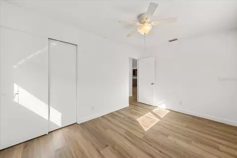 Bedroom - 711 14th St, Palm Harbor, FL 34683 photo 3 of 4