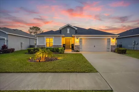 1041 Montgomery Ln, Polk City, FL 33868