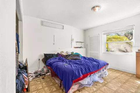 Bedroom - 334 Hollowtree Dr, Seffner, FL 33584 photo 6 of 6