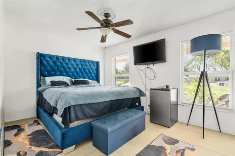 Bedroom - 334 Hollowtree Dr, Seffner, FL 33584 photo 1 of 6