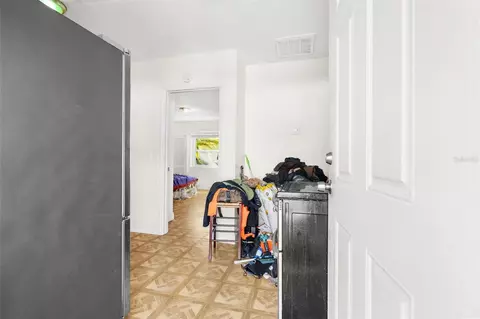 Entry Way - 334 Hollowtree Dr, Seffner, FL 33584 photo 3 of 3