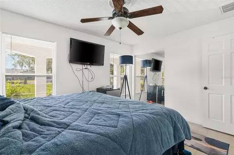 Bedroom - 334 Hollowtree Dr, Seffner, FL 33584 photo 2 of 6