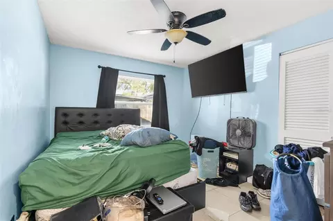 Bedroom - 334 Hollowtree Dr, Seffner, FL 33584 photo 4 of 6