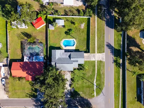 View/Area - 334 Hollowtree Dr, Seffner, FL 33584 photo 5 of 7