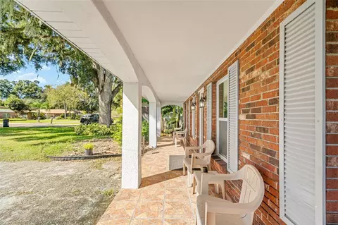 Exterior - 334 Hollowtree Dr, Seffner, FL 33584 photo 3 of 11
