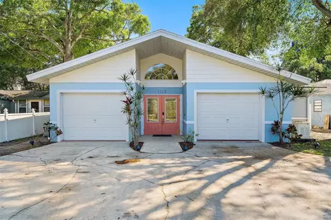 1323 Pine Ave NW, Largo, FL 33770