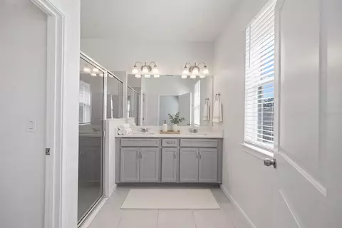 Bath - 11417 Blue Woods Dr, Riverview, FL 33569 photo 2 of 3