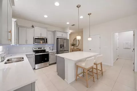 Kitchen - 11417 Blue Woods Dr, Riverview, FL 33569 photo 2 of 4