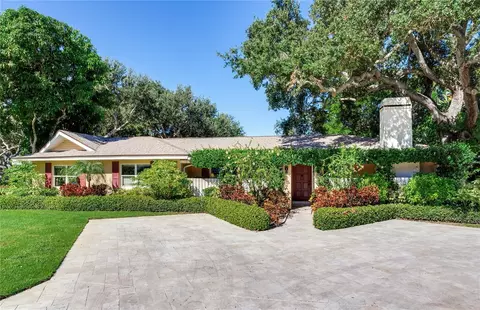 1734 Eagles Nest Dr, Belleair, FL 33756