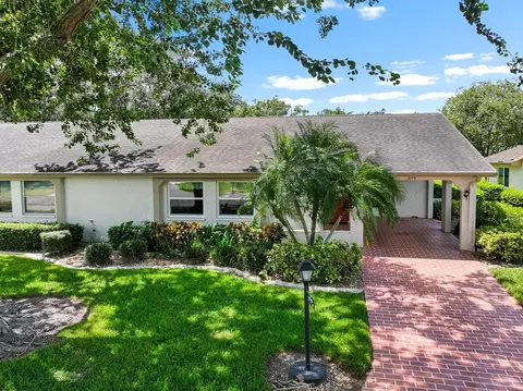 2109 Harleston Pl, Sun City Center, FL 33573