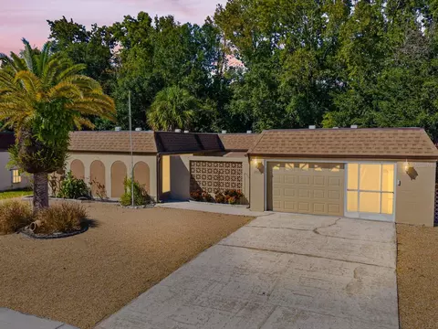 2835 Puma Dr, Holiday, FL 34690