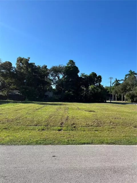 2312 Willard St, Fort Myers, FL 33901