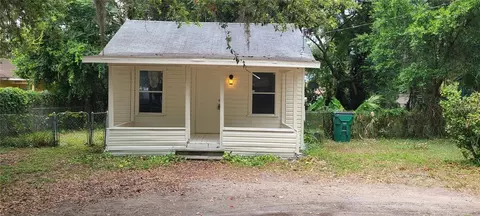 5035 6th St, Zephyrhills, FL 33542