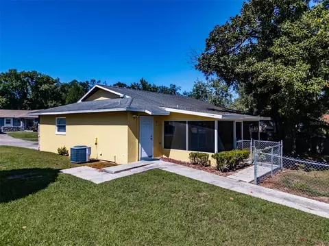 Exterior - 3318 King William Cir, Seffner, FL 33584 photo 10 of 17