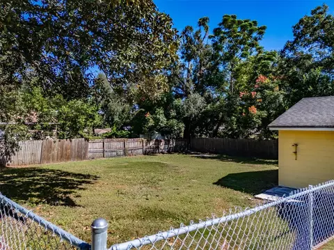 Exterior - 3318 King William Cir, Seffner, FL 33584 photo 13 of 17