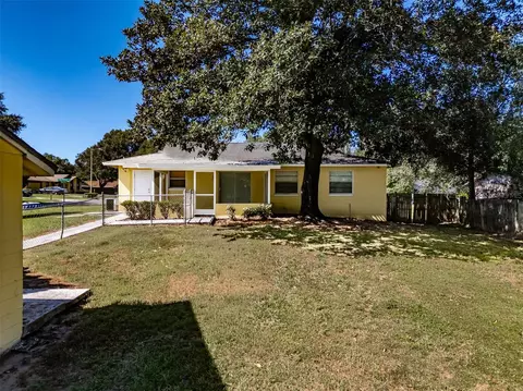 Exterior - 3318 King William Cir, Seffner, FL 33584 photo 16 of 17