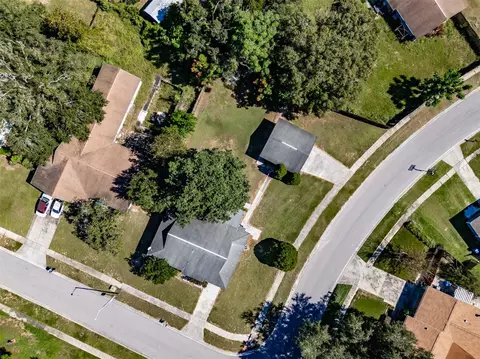 View/Area - 3318 King William Cir, Seffner, FL 33584 photo 4 of 5