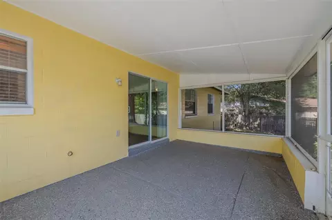Exterior - 3318 King William Cir, Seffner, FL 33584 photo 7 of 17