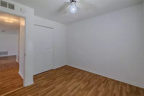 Bedroom - 3318 King William Cir, Seffner, FL 33584 photo 7 of 9
