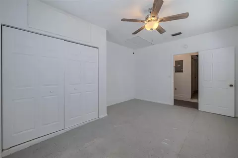 Bedroom - 3318 King William Cir, Seffner, FL 33584 photo 2 of 9