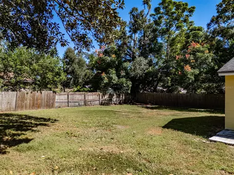 Exterior - 3318 King William Cir, Seffner, FL 33584 photo 14 of 17