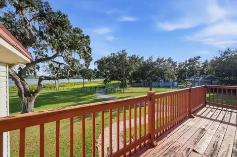 Exterior - 505 Lakeside Dr, Seffner, FL 33584 photo 6 of 7