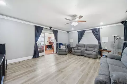 Living - 505 Lakeside Dr, Seffner, FL 33584 photo 1 of 5