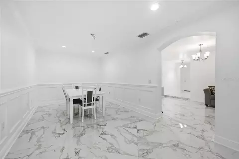 Dining - 505 Lakeside Dr, Seffner, FL 33584 photo 1 of 4