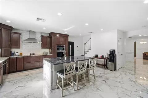 Kitchen - 505 Lakeside Dr, Seffner, FL 33584 photo 9 of 20