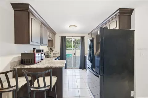 Kitchen - 505 Lakeside Dr, Seffner, FL 33584 photo 18 of 20