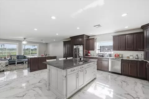 Kitchen - 505 Lakeside Dr, Seffner, FL 33584 photo 6 of 20