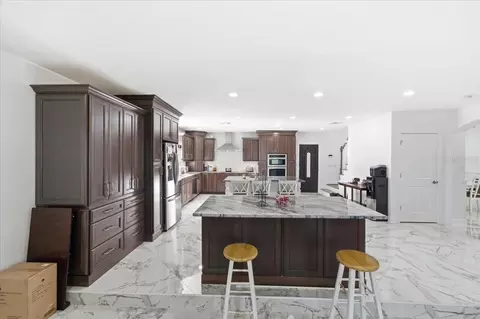 Kitchen - 505 Lakeside Dr, Seffner, FL 33584 photo 2 of 20