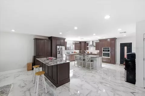 Kitchen - 505 Lakeside Dr, Seffner, FL 33584 photo 1 of 20