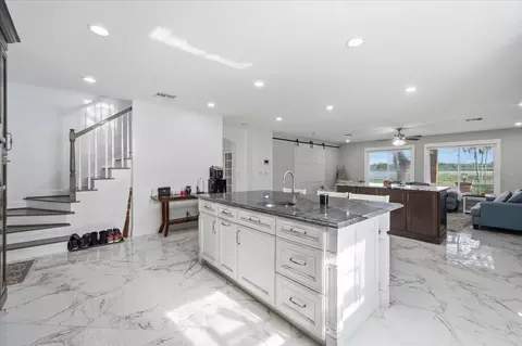 Kitchen - 505 Lakeside Dr, Seffner, FL 33584 photo 16 of 20
