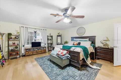 Bedroom - 505 Lakeside Dr, Seffner, FL 33584 photo 2 of 5