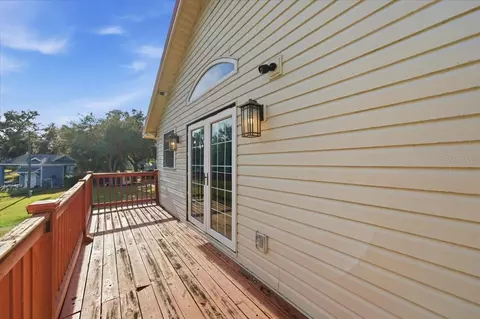 Exterior - 505 Lakeside Dr, Seffner, FL 33584 photo 7 of 7
