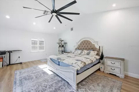 Bedroom - 505 Lakeside Dr, Seffner, FL 33584 photo 3 of 5