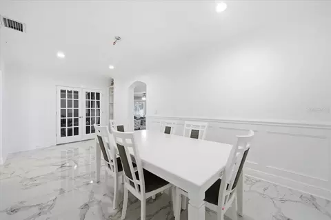 Dining - 505 Lakeside Dr, Seffner, FL 33584 photo 3 of 4